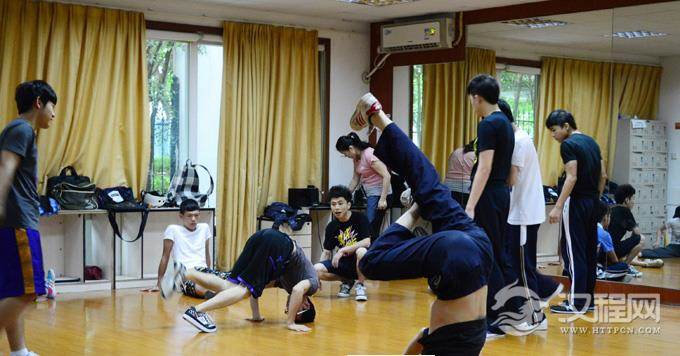 练习街舞风车有哪些技巧