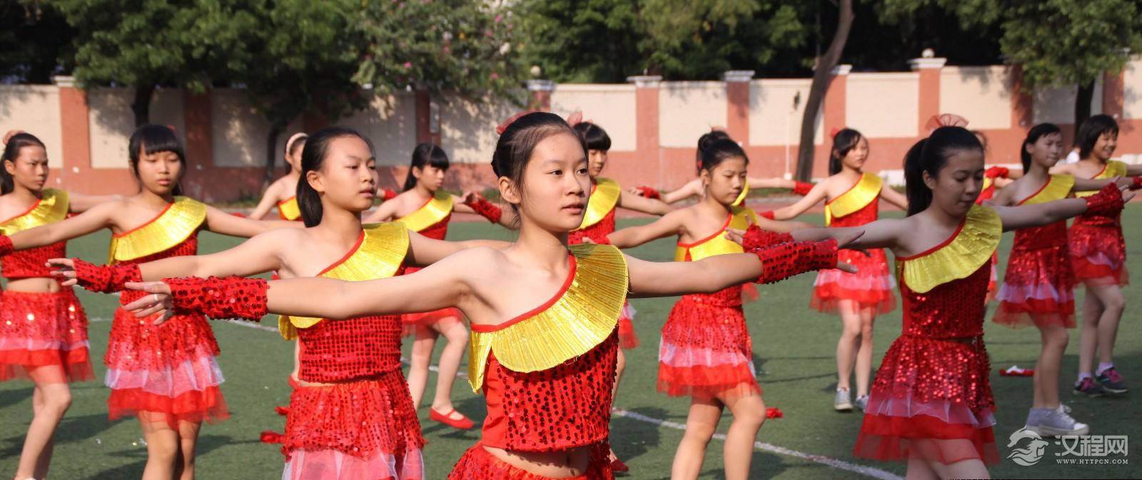 怎么利用广场舞舞曲来强身健体?