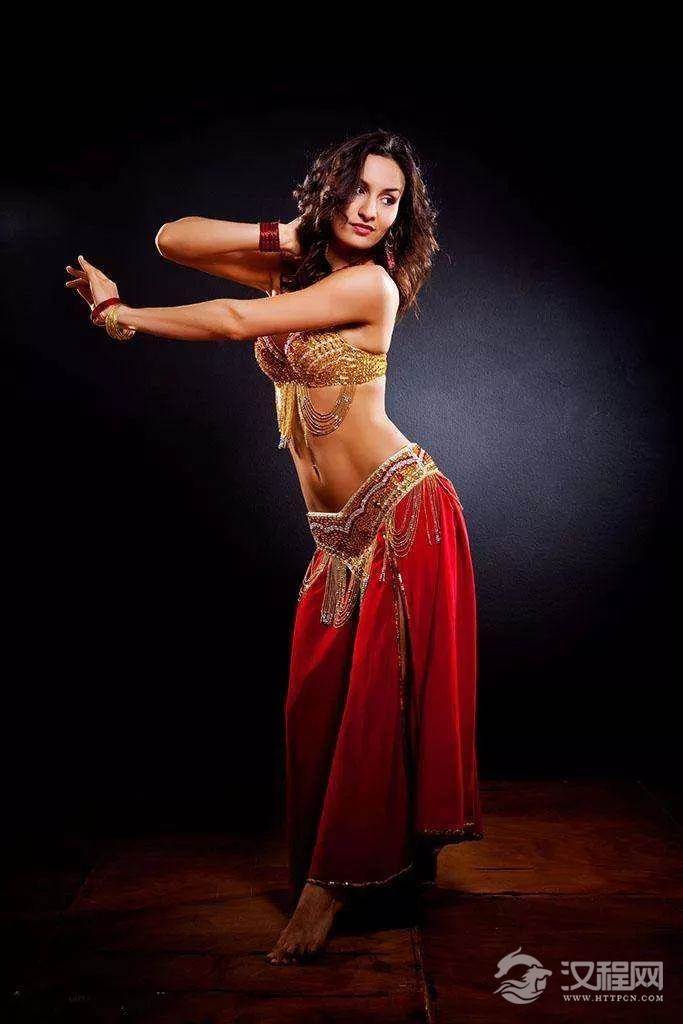 国际肚皮舞大赛冠军舞姿，太惊艳了！ 