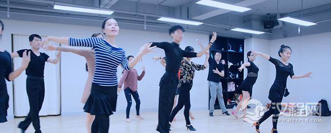 分析拉丁舞基础教学