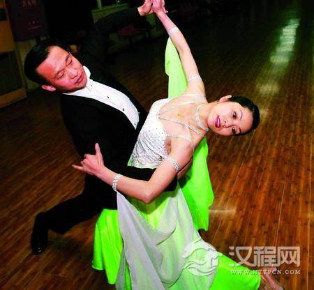 适合30岁女人学的舞蹈