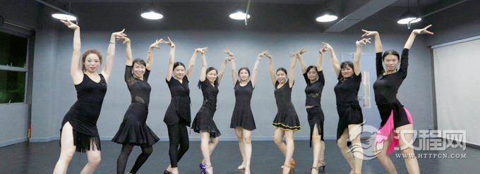 分析拉丁舞基础