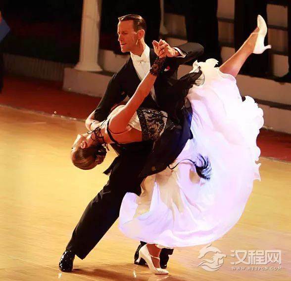 摩登舞技巧之足跟转