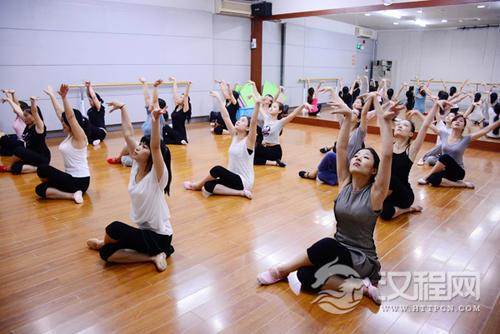 学跳形体芭蕾舞蹈好处多吗?