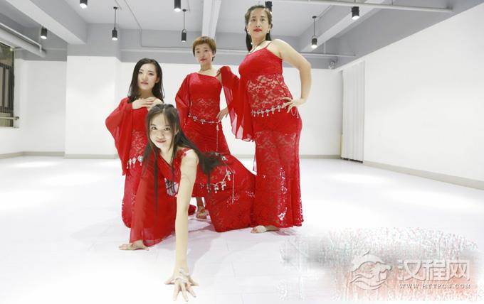 肚皮舞中的骆驼功学习方法