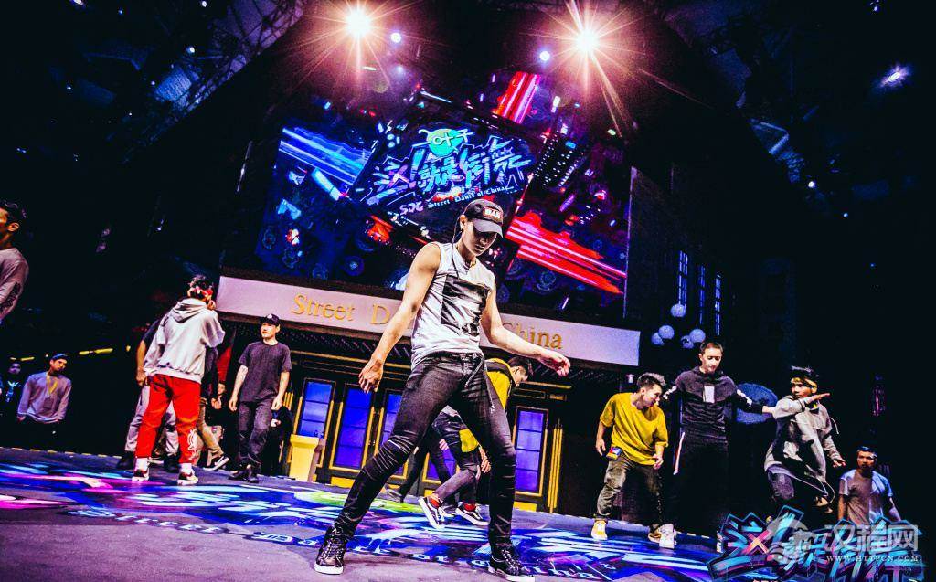 HOUSE是比跳健美操更轻松且效果更好的街舞