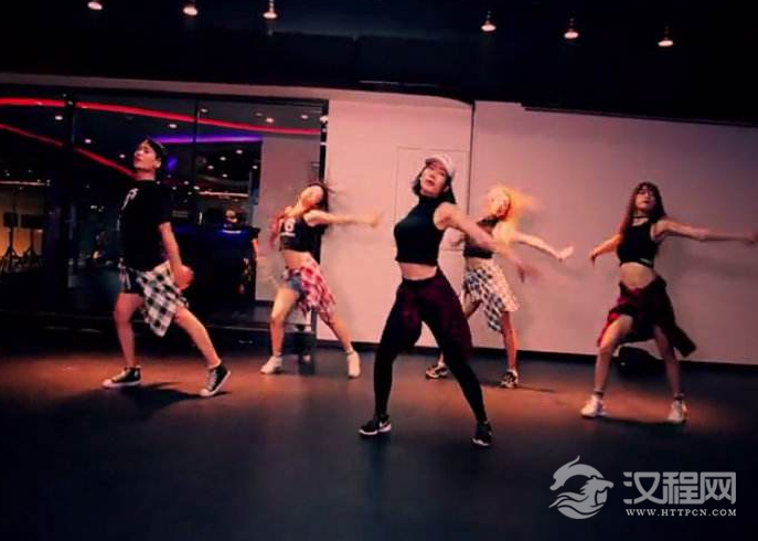 爵士舞的动作要素，爵士舞基本功要练多久？