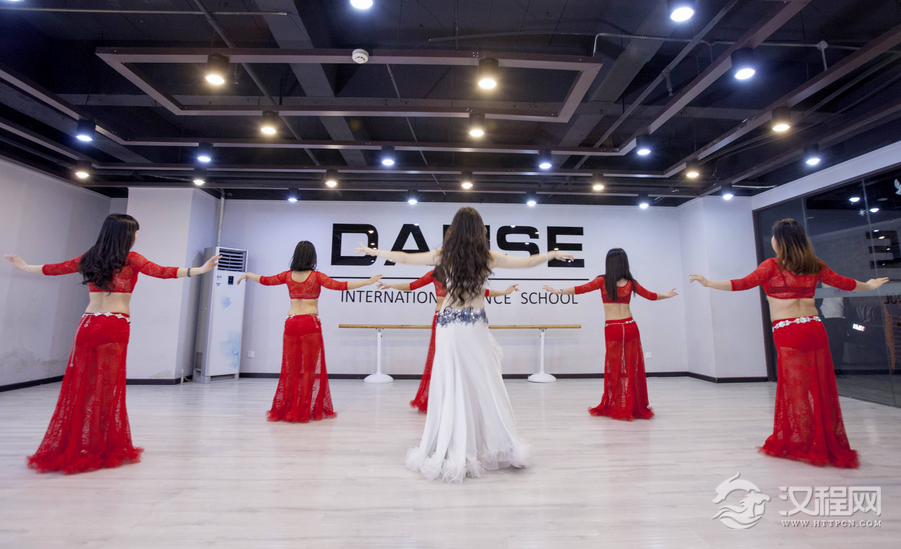 学肚皮舞一般学费多少钱？