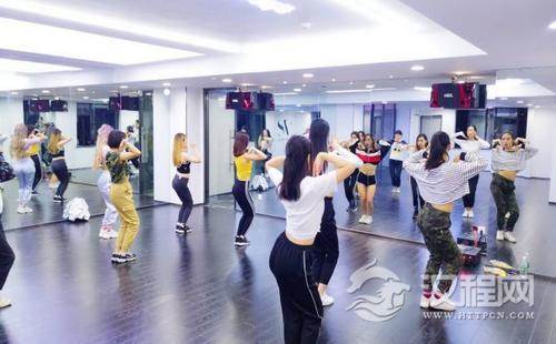 爵士舞基础形体练习的方法有哪些？