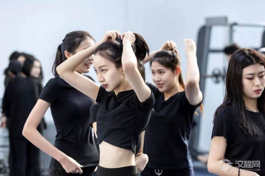 成人表演艺考面试的技巧及注意事项