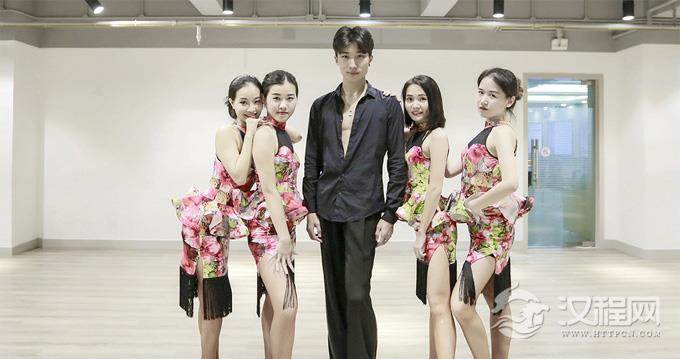 分析男孩学拉丁舞好处