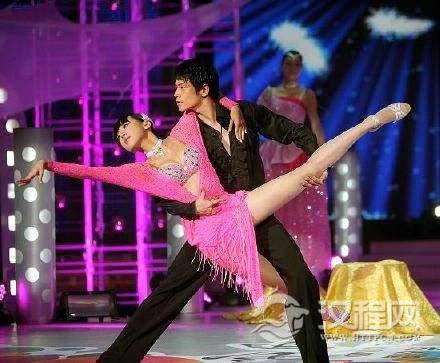 简单易学的伦巴 4招瘦腿又翘臀