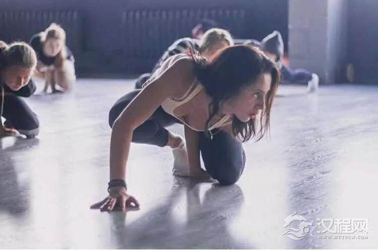 新手入门舞蹈,零基础到底怎么入门学跳舞？