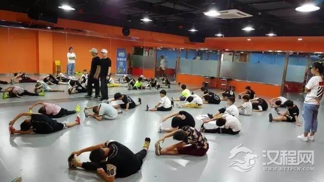 如果没有机会跟随老师 该怎么自学街舞- 