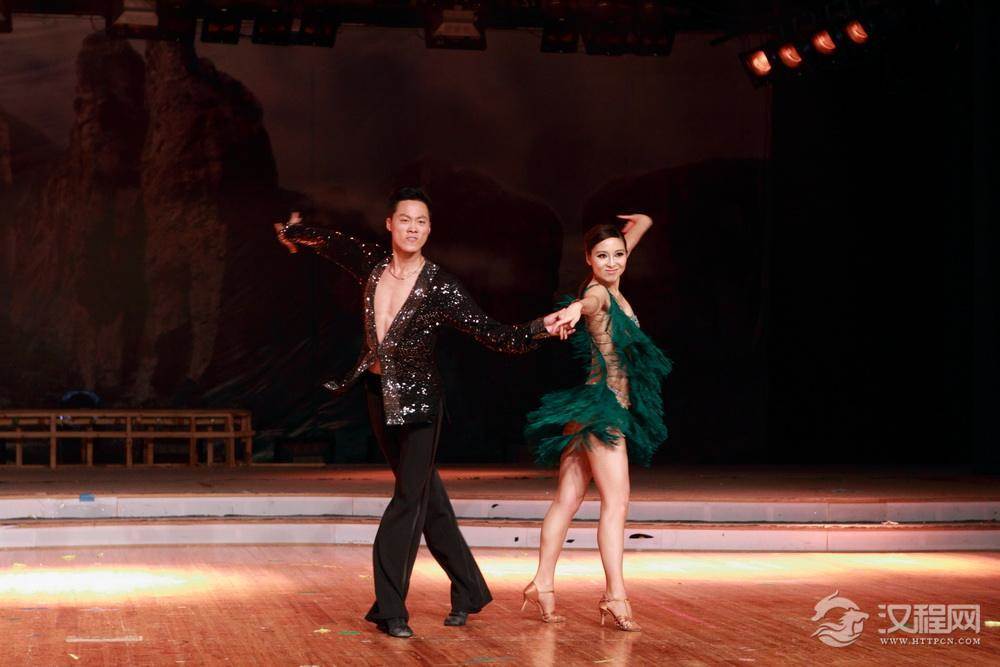 男孩适合学什么舞蹈？学舞蹈的男孩多吗？