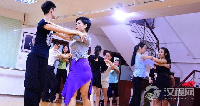 讲解国标舞与社交舞的区别