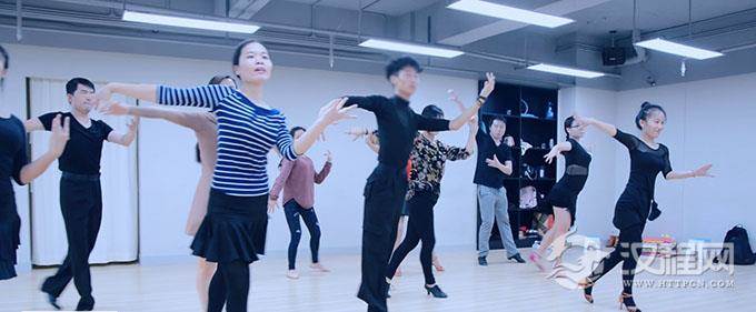 分析拉丁爵士舞的详情