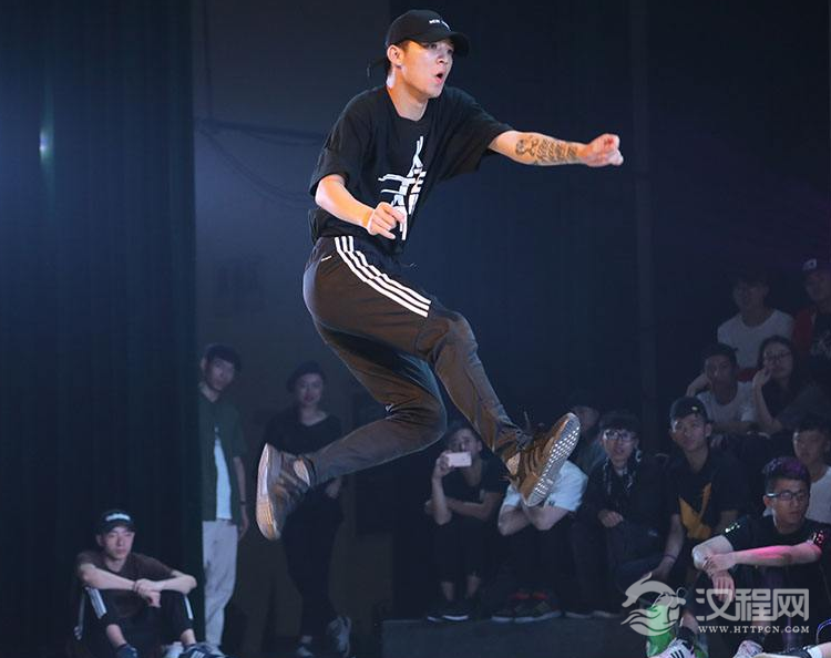 娱乐时间玩街舞就不错