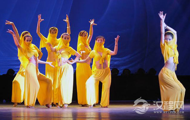 学习18个肚皮舞基本动作