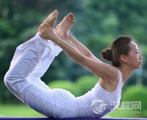 若何压腿的体例：3种压腿的正确体例