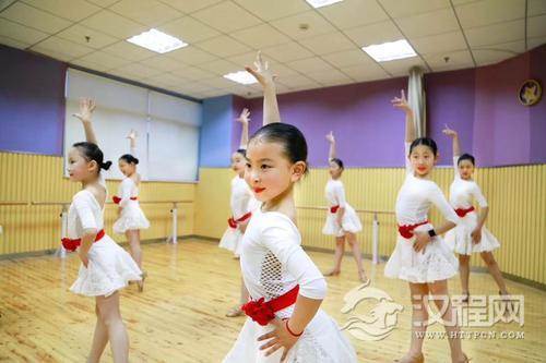 少儿拉丁舞的基本功