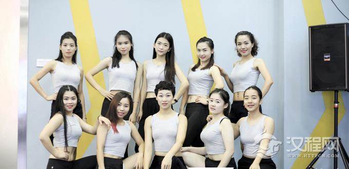 分析爵士舞最基本的要领