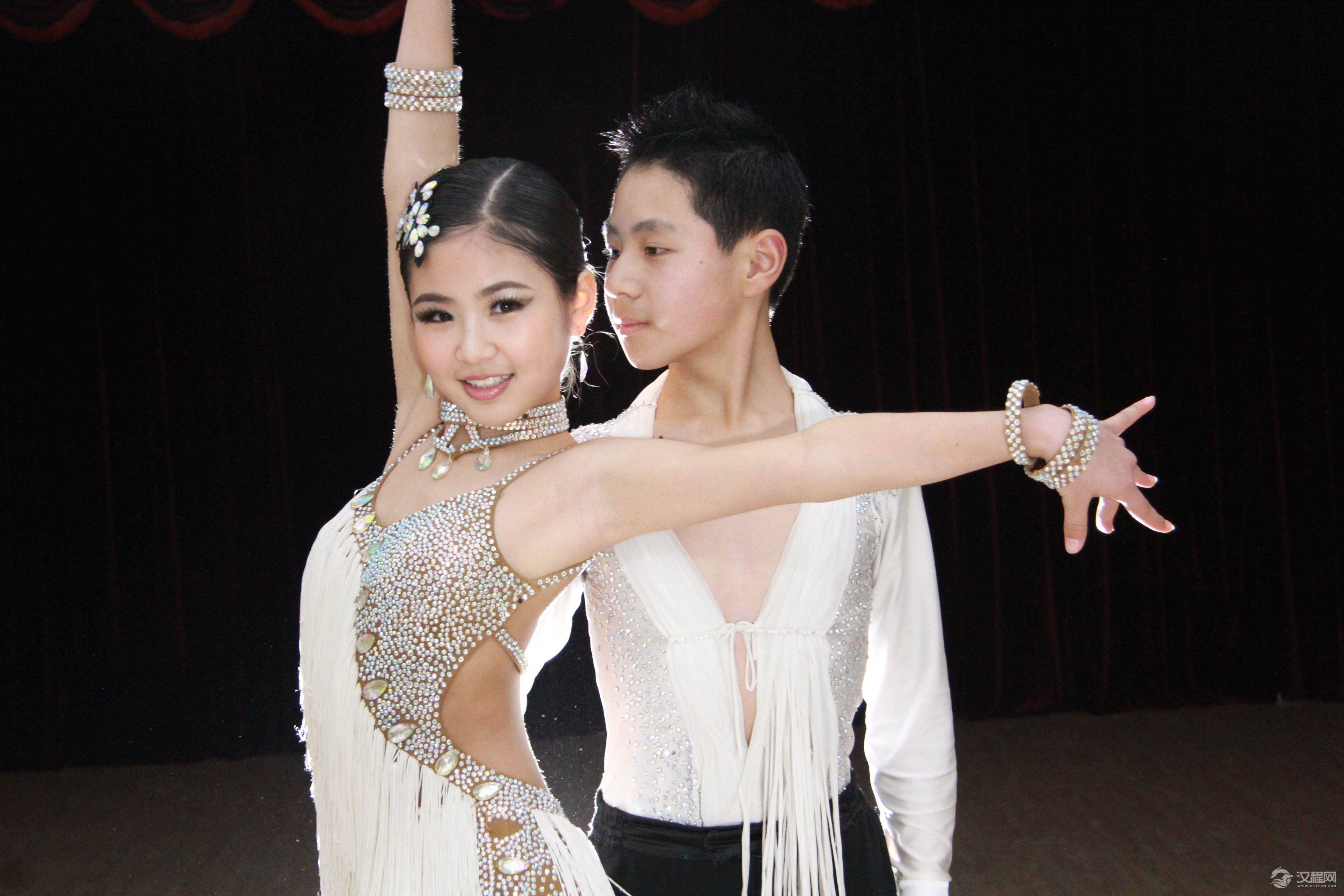 伦巴舞的握持方法