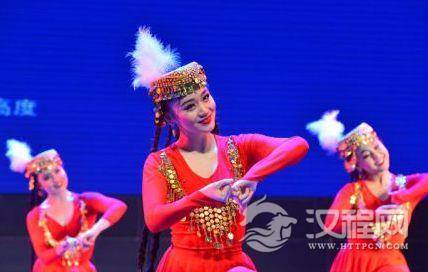 发现民族民间舞蹈与表演技巧