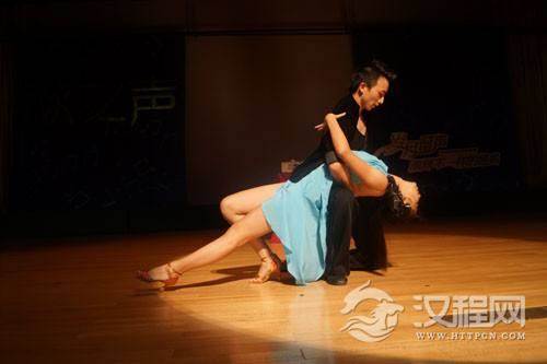 拉丁舞伦巴基本步教学