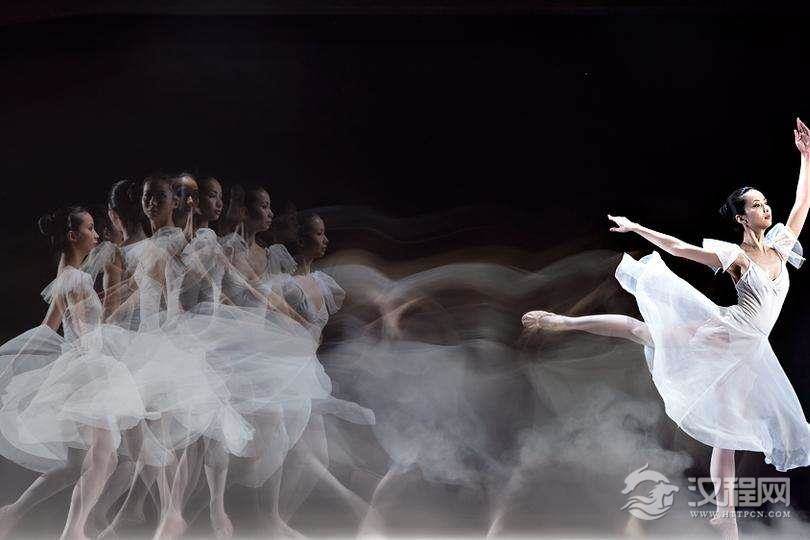 芭蕾舞压腿时注意事项