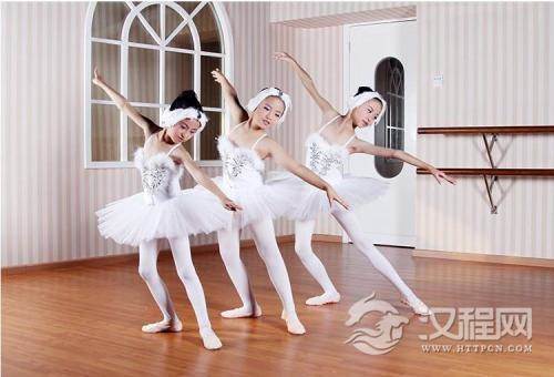 学芭蕾舞最晚年龄多大？学芭蕾舞年龄大还好学吗？