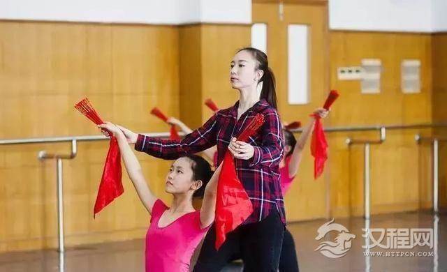 高分的脑袋千篇一律，优雅的气质万里挑一