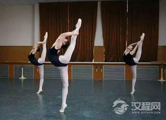 学习钢管舞怎么选好的钢管舞培训学校？