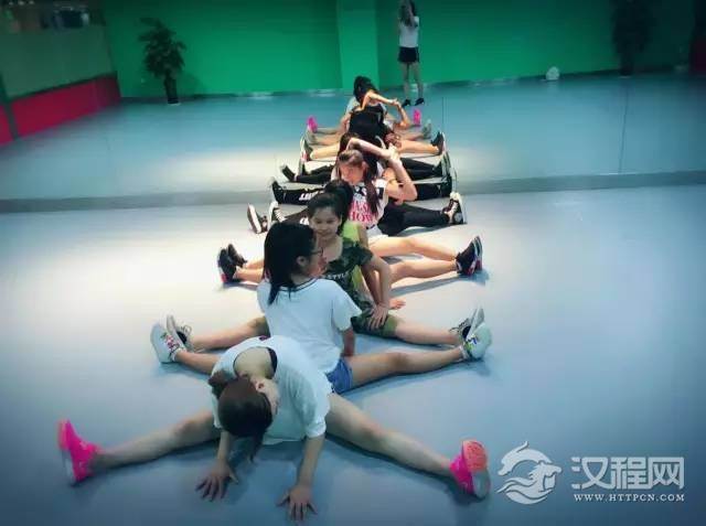 自己舞蹈动作问题很多 不知道从哪开始练习？