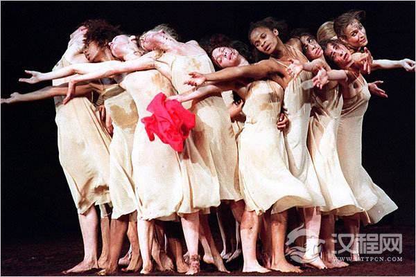 皮娜与她的《舞蹈剧场》