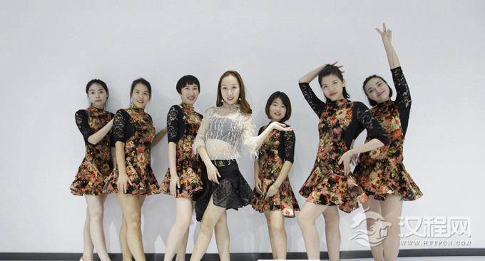 分析拉丁舞的动作练习方法