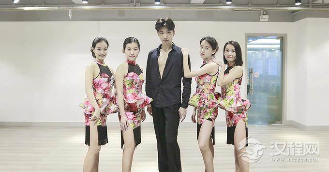 拉丁舞之伦巴入门知识介绍