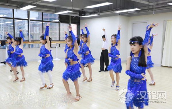 少儿舞蹈学习究竟要不要注重舞蹈基本功