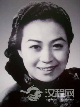 小白玉霜（李再雯、筱白玉霜）