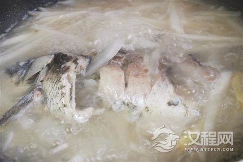 鲫鱼汤