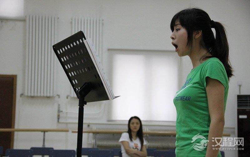 声乐演唱如何提高歌唱技巧