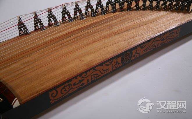 古筝面板含水量对发音的影响