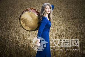 全职敲击乐独奏家伊芙莲·格妮(Evelyn Glennie)简介