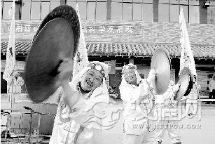 南阳大锣鼓声音浑厚最大一副铙重达9公斤