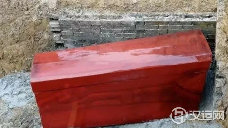 人去世后下葬时有这三种现象，是极好的征兆！