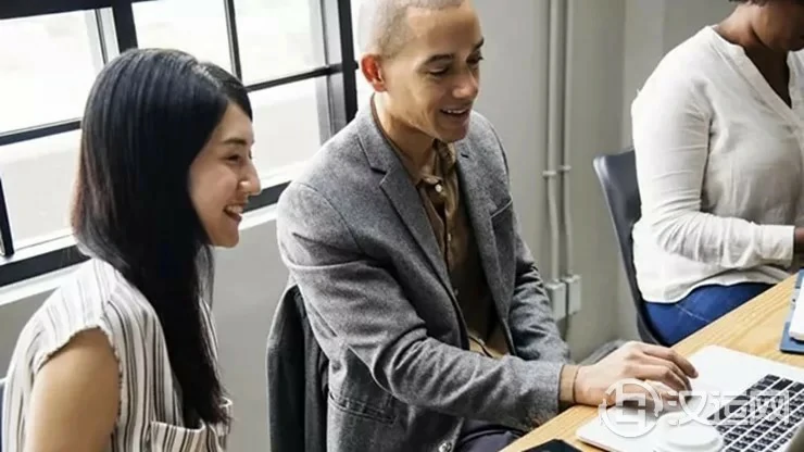 贵人旺财，小人败财：属猪人命中的贵人与小人
